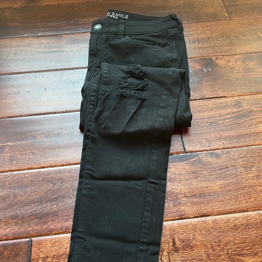 American Eagle Distressed Jegging
